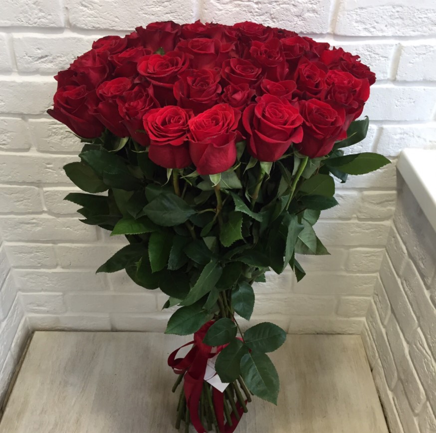 Букет Красные розы Гран При в Талдоме