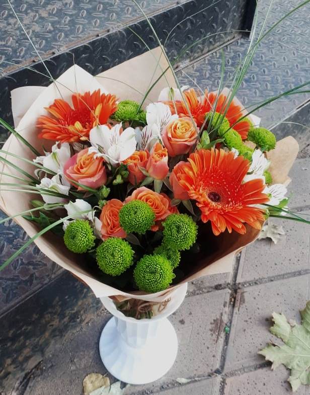 Букет цветов из: Герберы, Хризантемы, Альстромерии и Розы в Талдоме