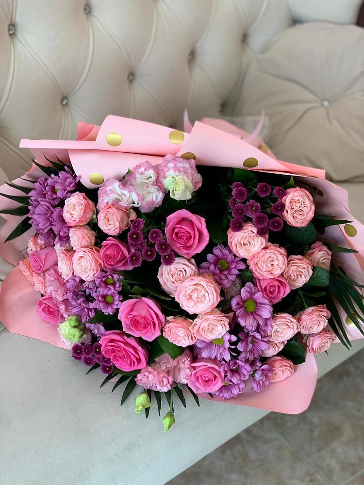 Букет цветов из: Хризантемы, Розы и Лизиантусы в Талдоме