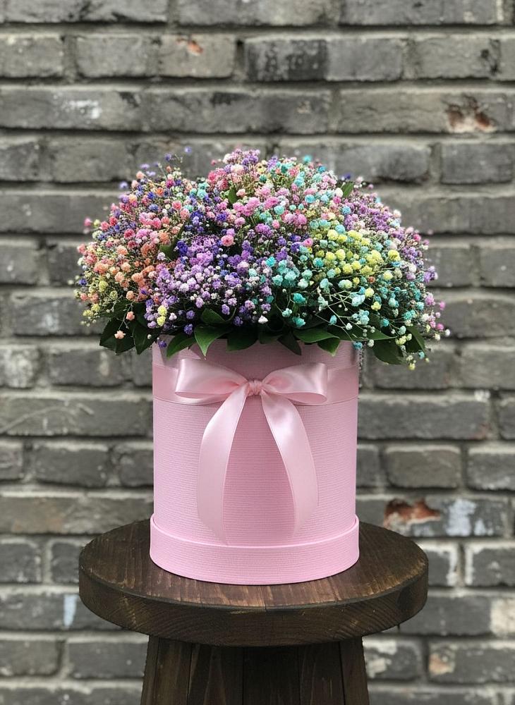 Цветочная композиция из Гипсофила и Розы в шляпной коробке в Талдоме