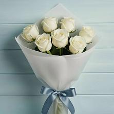 Букет 7 Белых роз Эдлесс Лав в Талдоме