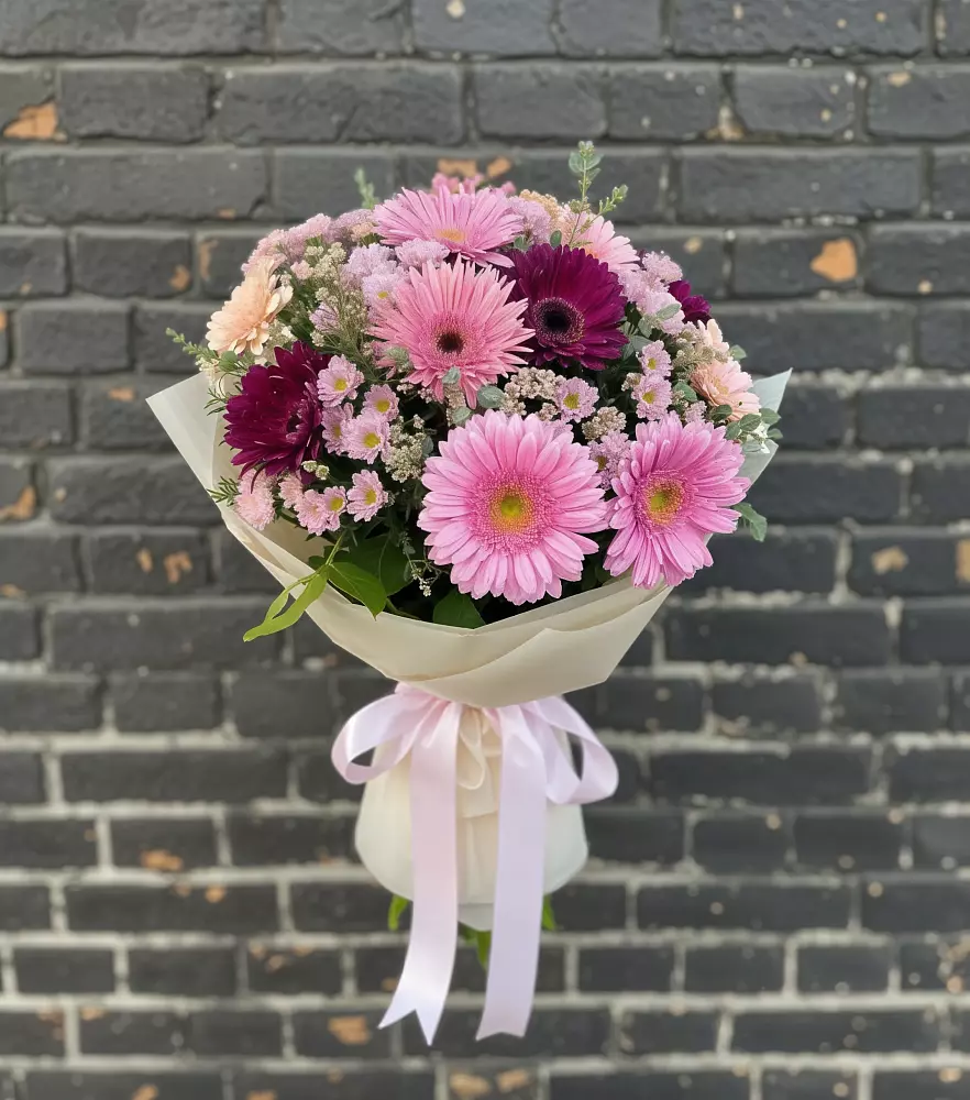 Букет цветов из: Герберы и Хризантемы в Талдоме