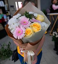 Букет цветов из:  Герберы, Розы и Хризантемы в Талдоме
