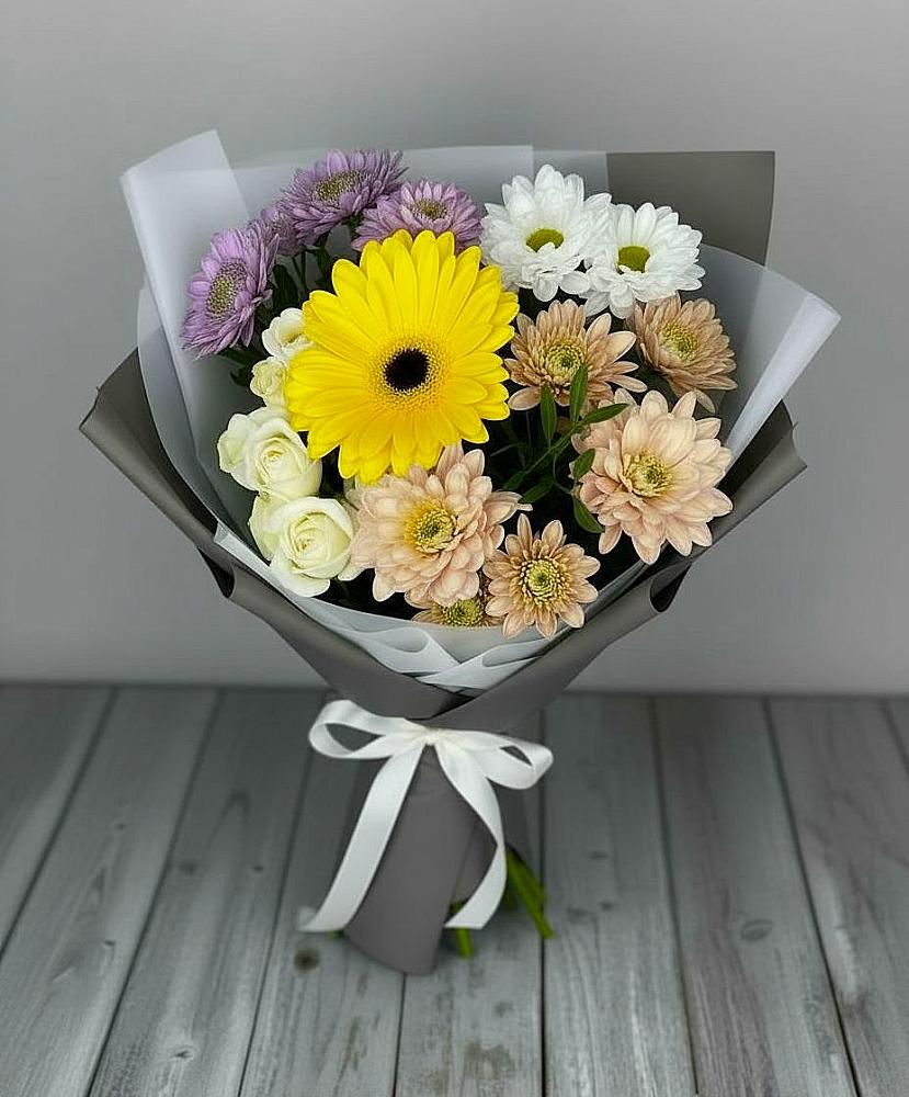 Букет цветов из: Розы, Герберы и Хризантемы в Талдоме