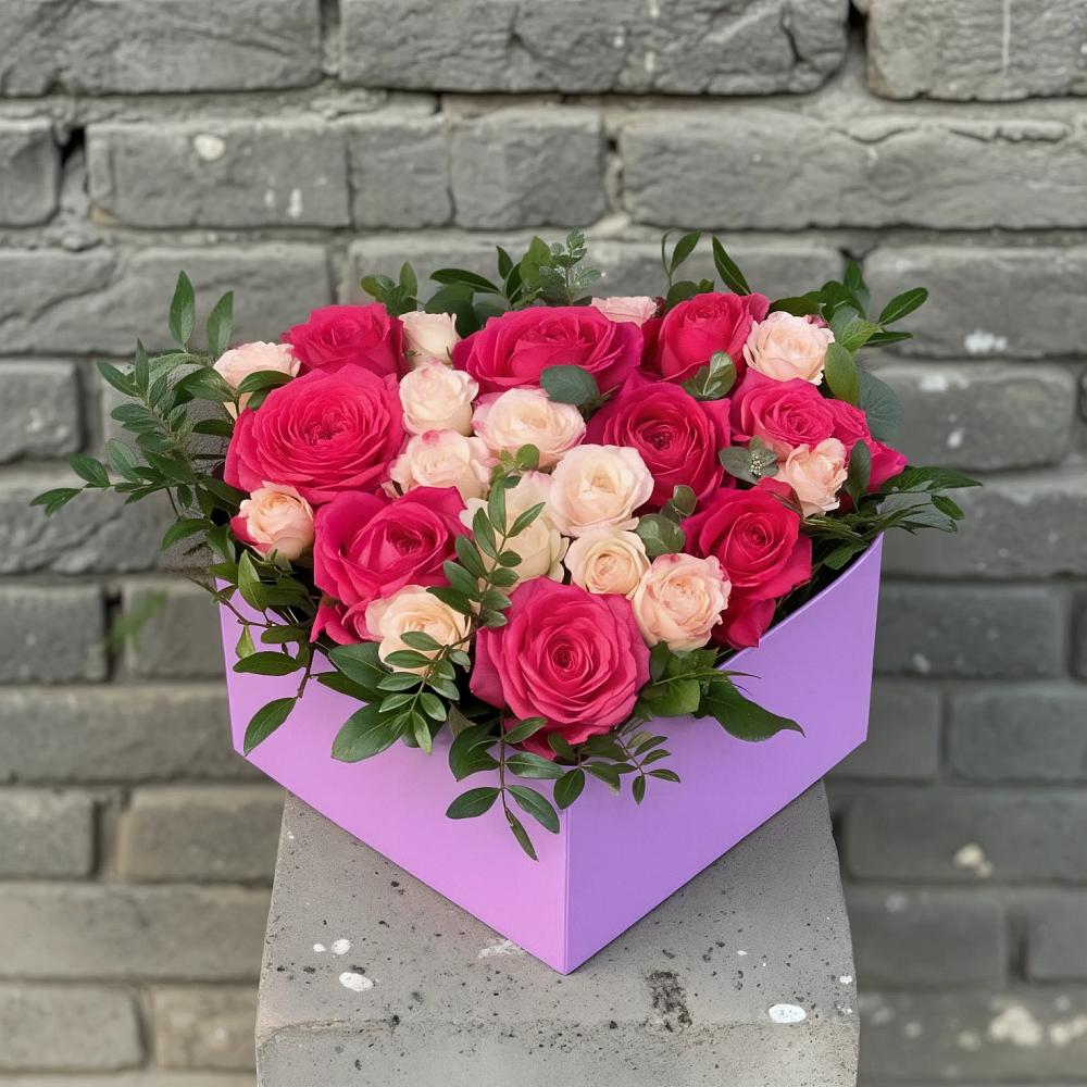 Цветочная композиция из Розы в коробке в Талдоме