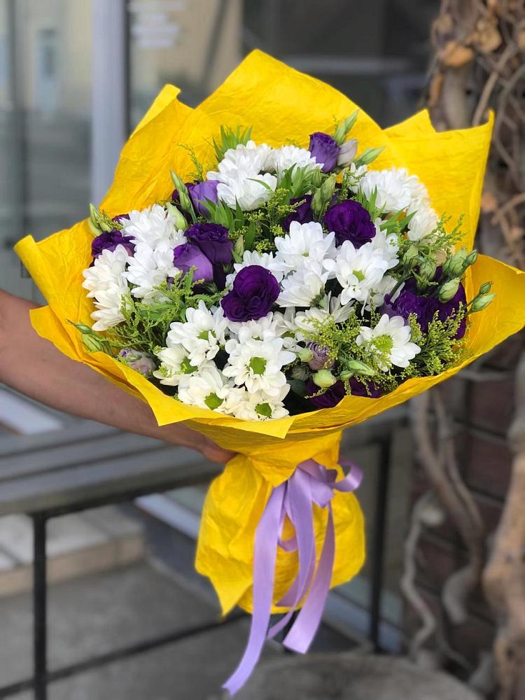 Букет цветов из: Ирисы, Хризантемы и Ромашки в Талдоме