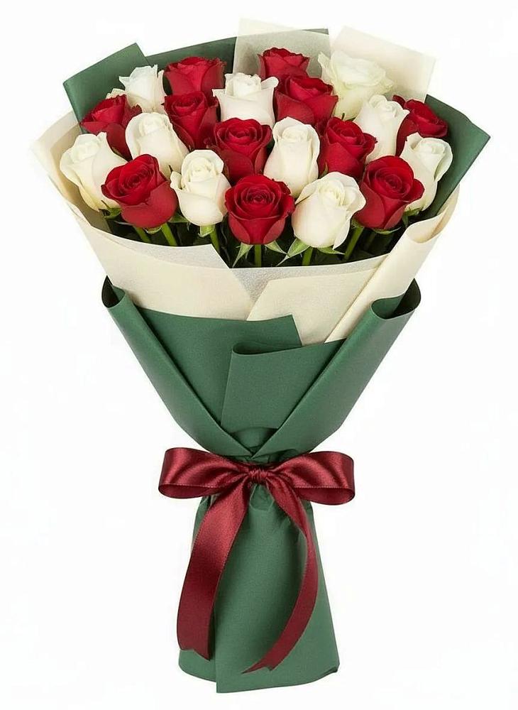 Букет Микс из красных и белых роз в Талдоме
