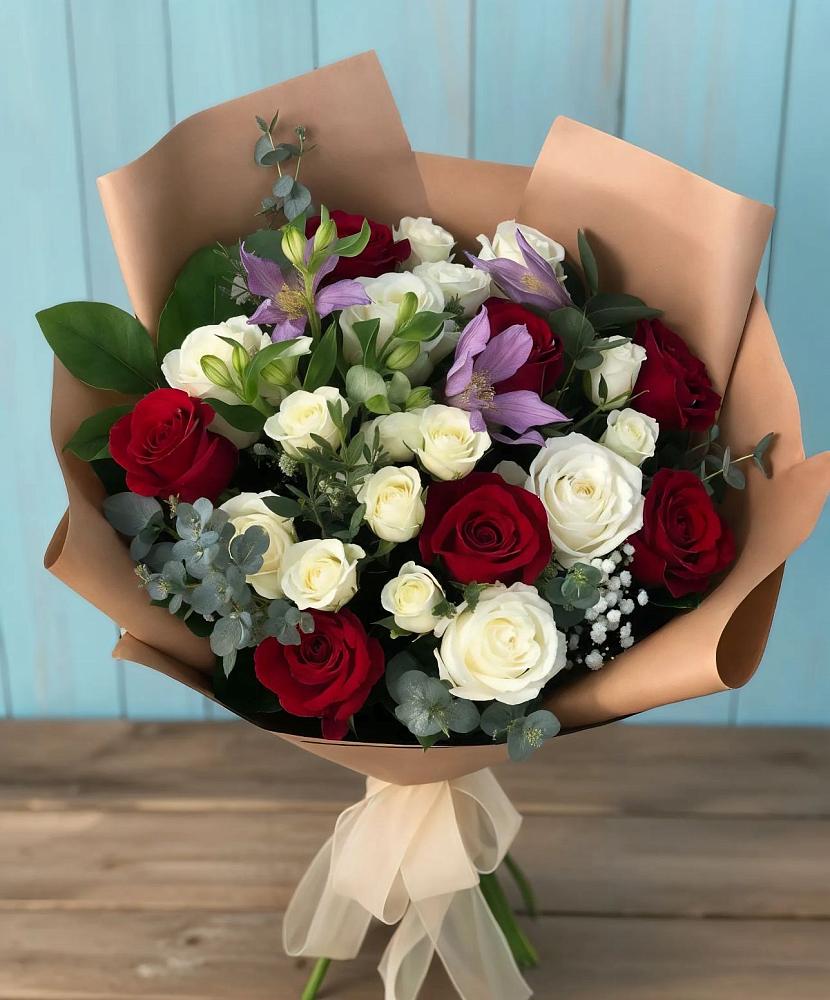 Букет цветов из: Розы и Альстромерии в Талдоме