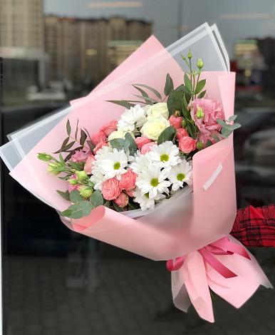 Букет цветов из: Розы, Лизиантусы и Хризантемы в Талдоме