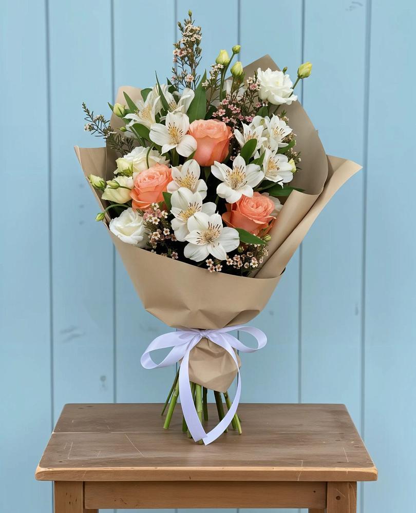 Букет цветов из: Альстромерии, Лизиантусы, Розы и Хризантемы в Талдоме